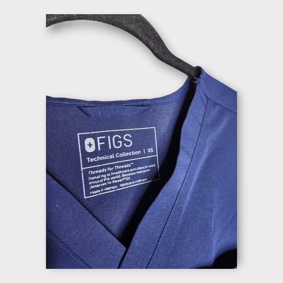 FIGS Blue Catarina V-Neck Scrub Top Short Sleeve Women’s XS - Picture 3 of 7